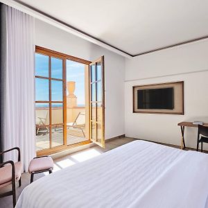 Grand Premium Zimmer mit Kingsize-Bett und mit Strandblick